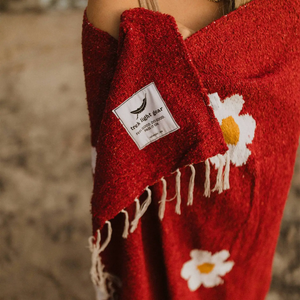 BLANKETS & PILLOWS