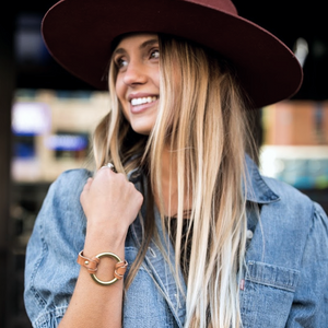 Equestrian-Inspired Chinati O-Ring Leather Bracelet: Natural / Silver / Small