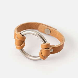 Equestrian-Inspired Chinati O-Ring Leather Bracelet: Natural / Silver / Medium
