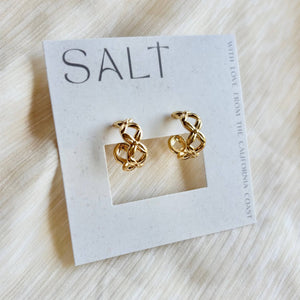 CRISS-CROSS HOOP EARRINGS
