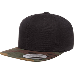 Yupoong 2-Tone Flat Bill Snapback - Black/Green Camo