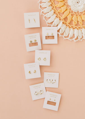 Minimalist - Horseshoe - Gold Earrings