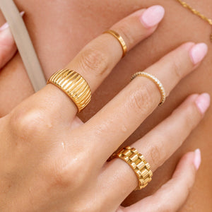 Lineage Ring Gold: Gold / 7