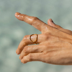 Ocean Ave Ring Gold: Gold / 7