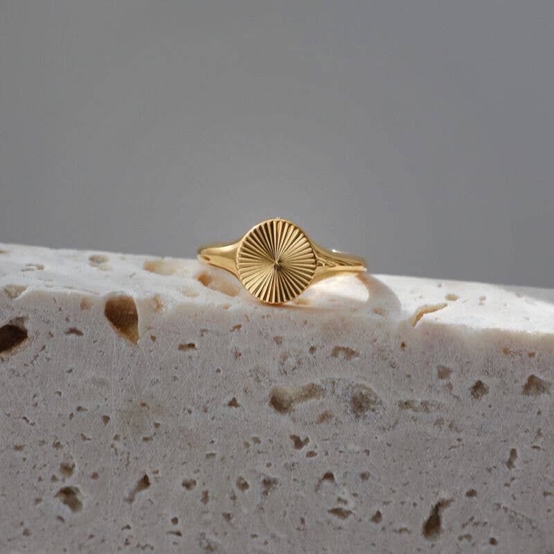 Sunburst Ring: Gold / 8