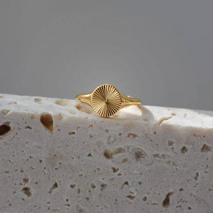 Sunburst Ring: Gold / 8