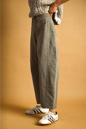 PINSTRIPED PATTERN BARREL PANTS- Olive